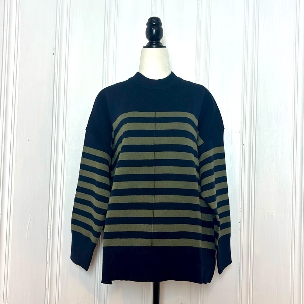 NWT ZARA Striped Boxy Sweater – Chic & Casual Comfort